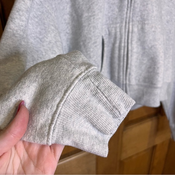 J.o&co Cropped Grey Zip-up Hoodie Size Medium - Picture 2 of 6